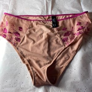 Natori Botanique Briefs Size Large 💞💞💞💞